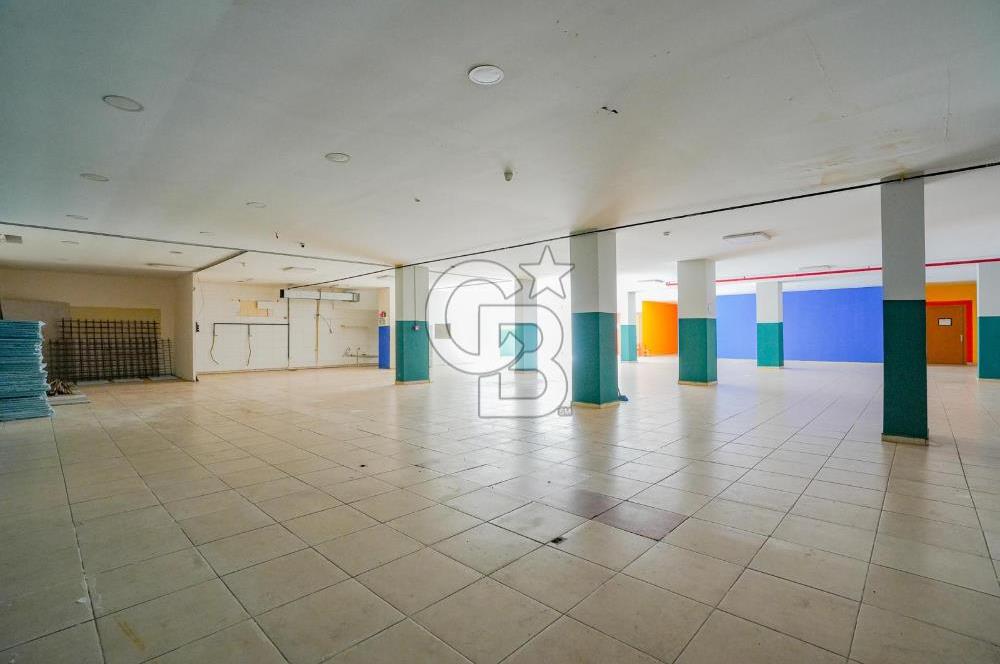 D100 Bağdat caddesi arasında bir çok iş koluna uygun bina