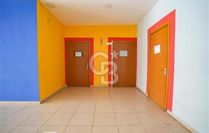 D100 Bağdat caddesi arasında bir çok iş koluna uygun bina