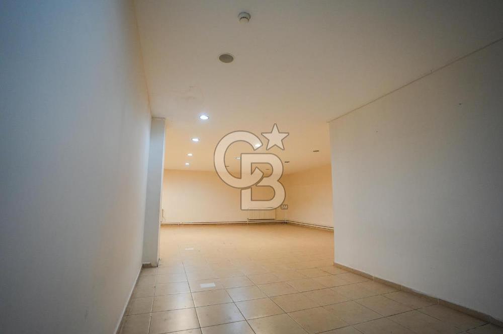 D100 Bağdat caddesi arasında bir çok iş koluna uygun bina