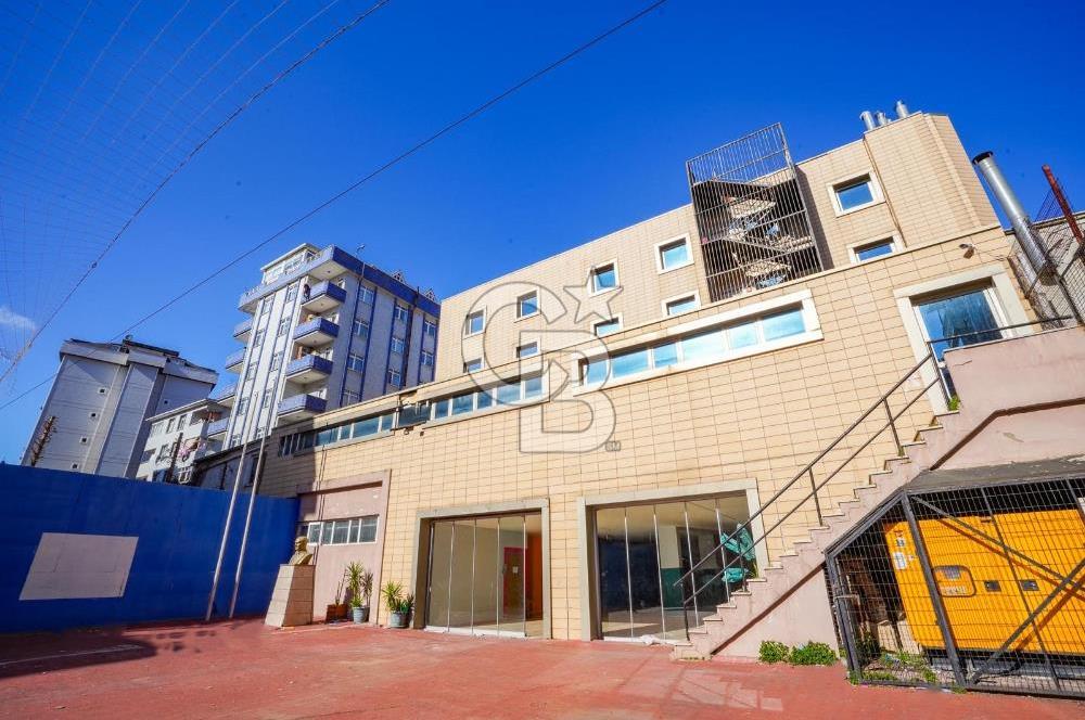 D100 Bağdat caddesi arasında bir çok iş koluna uygun bina