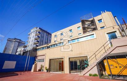 D100 Bağdat caddesi arasında bir çok iş koluna uygun bina