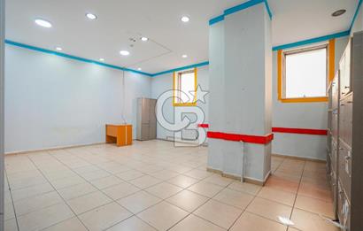 D100 Bağdat caddesi arasında bir çok iş koluna uygun bina