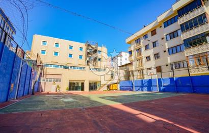 D100 Bağdat caddesi arasında bir çok iş koluna uygun bina