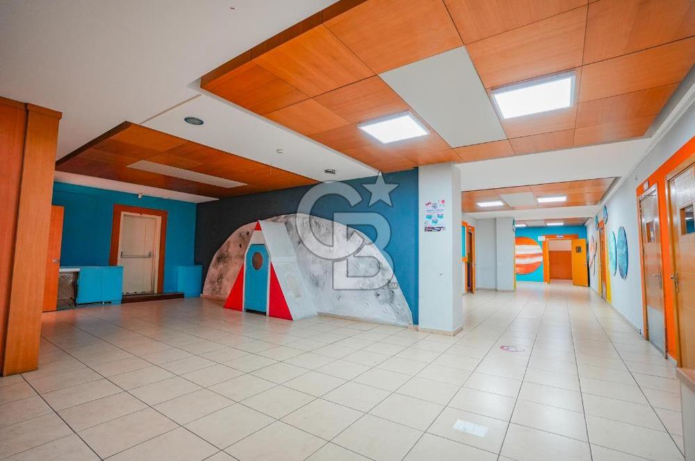 D100 Bağdat caddesi arasında bir çok iş koluna uygun bina