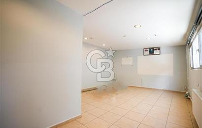 D100 Bağdat caddesi arasında bir çok iş koluna uygun bina