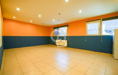 D100 Bağdat caddesi arasında bir çok iş koluna uygun bina