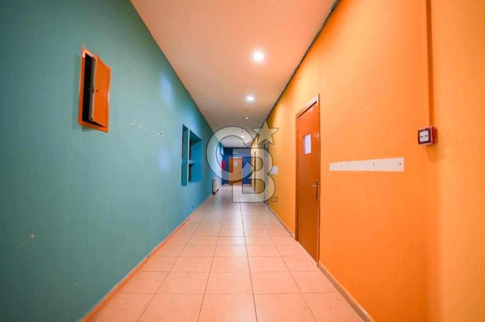 D100 Bağdat caddesi arasında bir çok iş koluna uygun bina