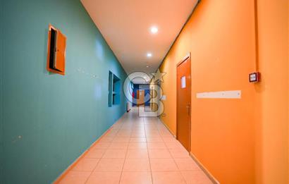 D100 Bağdat caddesi arasında bir çok iş koluna uygun bina