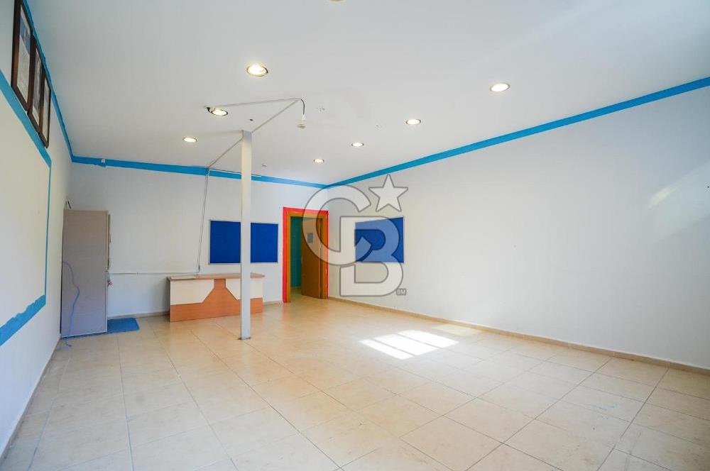 D100 Bağdat caddesi arasında bir çok iş koluna uygun bina