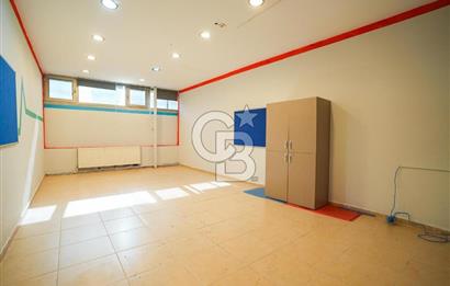 D100 Bağdat caddesi arasında bir çok iş koluna uygun bina