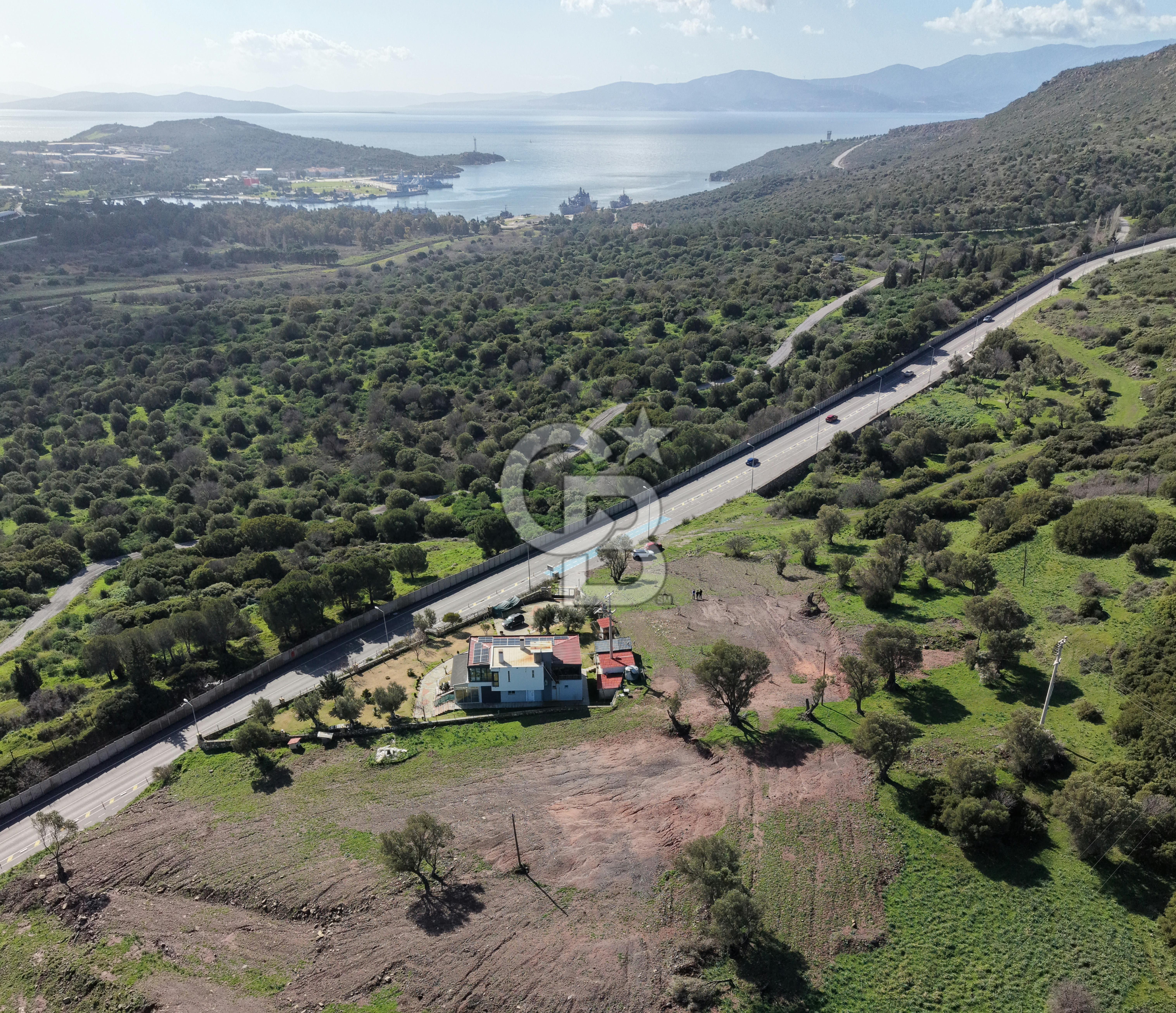 Foça’da Deniz Manzaralı Parseller | Merkeze 5 DK | Yolu Var