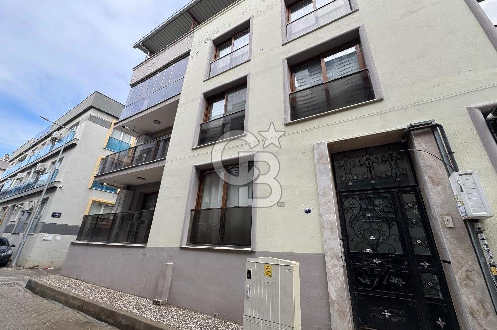 Örnekköy'de 3+1 Ebeveyn Banyolu Otoparklı Ara Kat Satılık Daire