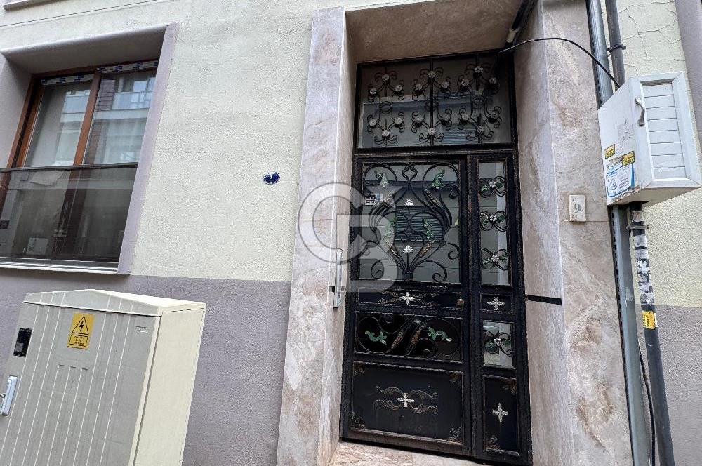 Örnekköy'de 3+1 Ebeveyn Banyolu Otoparklı Ara Kat Satılık Daire