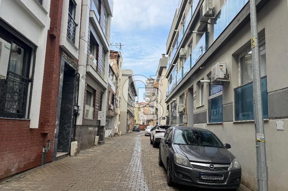 Örnekköy'de 3+1 Ebeveyn Banyolu Otoparklı Ara Kat Satılık Daire