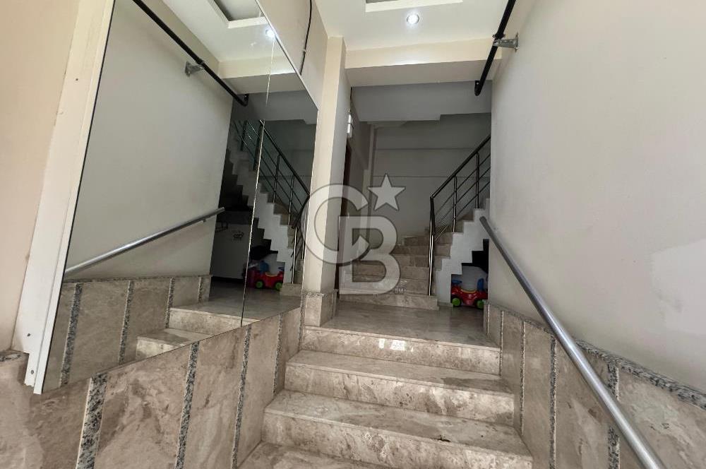 Örnekköy'de 3+1 Ebeveyn Banyolu Otoparklı Ara Kat Satılık Daire