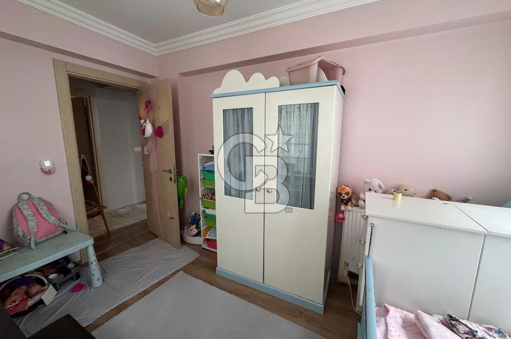 Örnekköy'de 3+1 Ebeveyn Banyolu Otoparklı Ara Kat Satılık Daire
