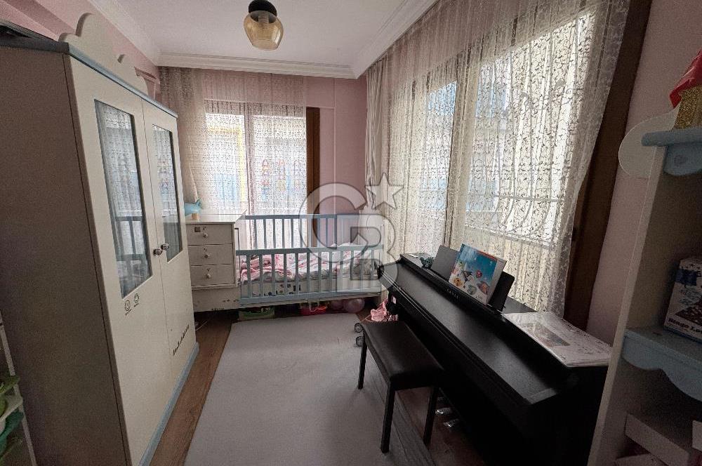 Örnekköy'de 3+1 Ebeveyn Banyolu Otoparklı Ara Kat Satılık Daire