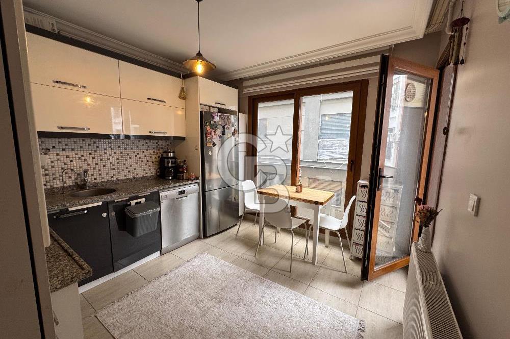 Örnekköy'de 3+1 Ebeveyn Banyolu Otoparklı Ara Kat Satılık Daire