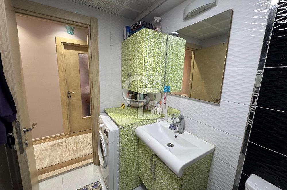 Örnekköy'de 3+1 Ebeveyn Banyolu Otoparklı Ara Kat Satılık Daire