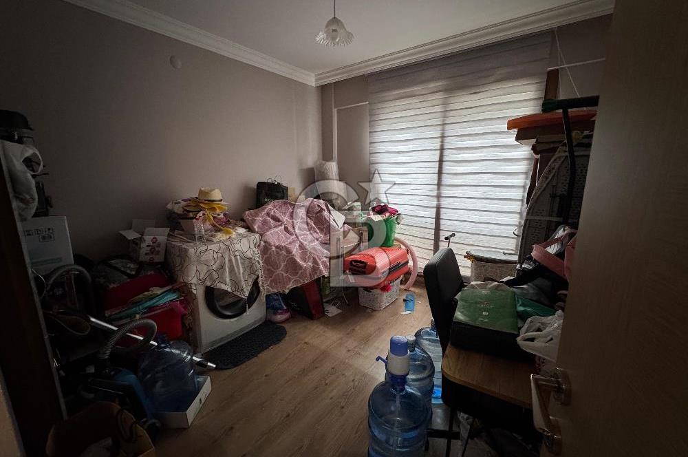 Örnekköy'de 3+1 Ebeveyn Banyolu Otoparklı Ara Kat Satılık Daire