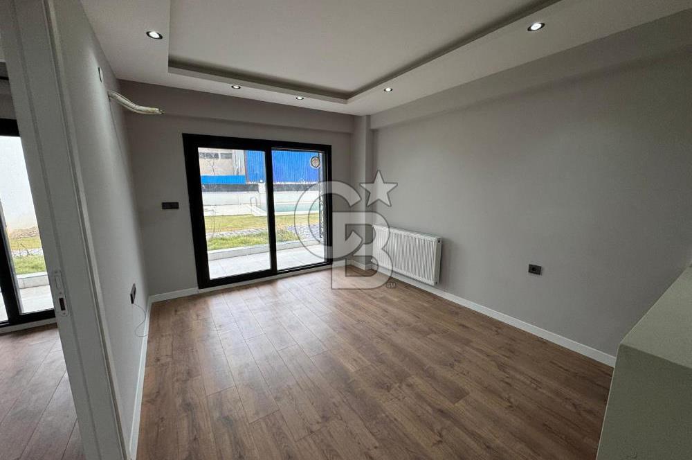 Garden Bornova 1+1 Havuzlu Güvenlikli Bahçe Katı Satılık Daire