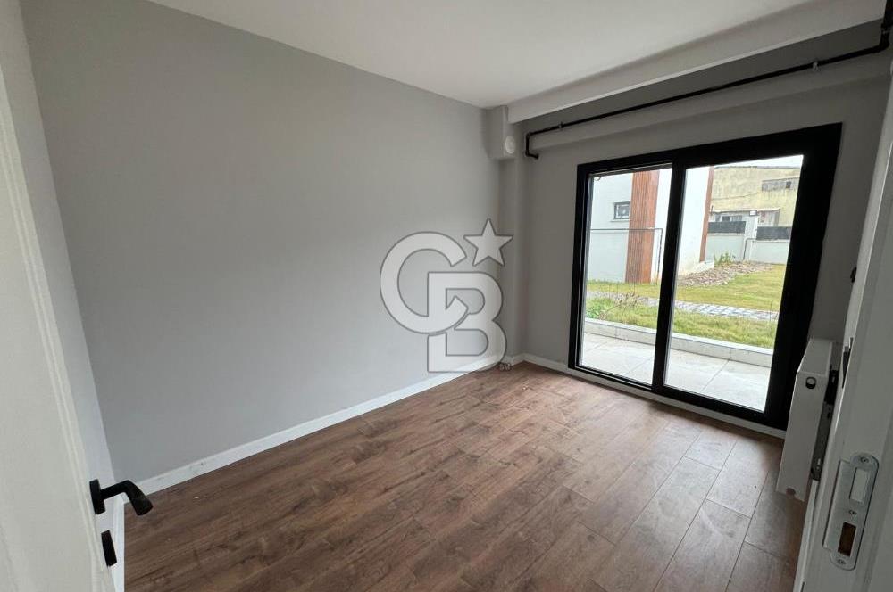Garden Bornova 1+1 Havuzlu Güvenlikli Bahçe Katı Satılık Daire
