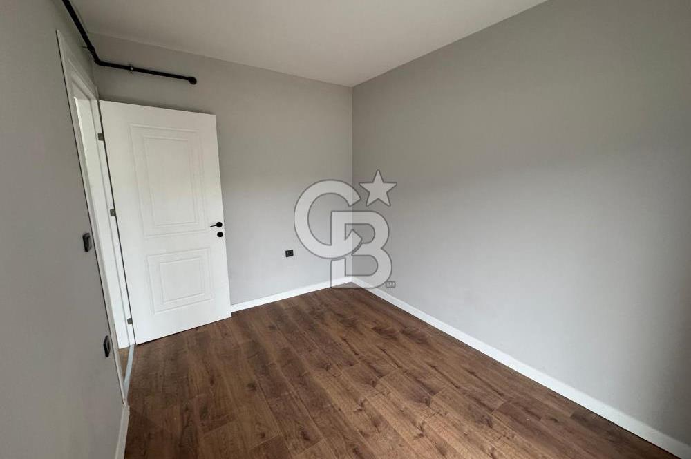 Garden Bornova 1+1 Havuzlu Güvenlikli Bahçe Katı Satılık Daire