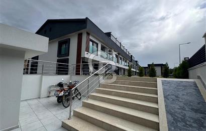Garden Bornova 1+1 Havuzlu Güvenlikli Bahçe Katı Satılık Daire