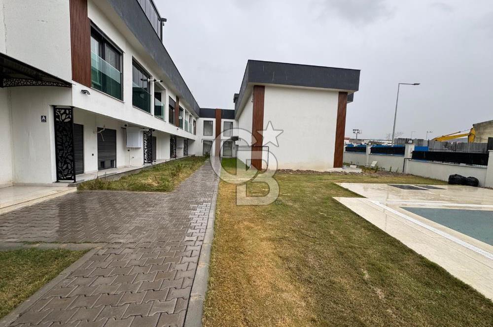 Garden Bornova 1+1 Havuzlu Güvenlikli Bahçe Katı Satılık Daire