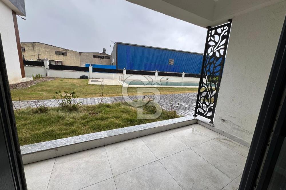 Garden Bornova 1+1 Havuzlu Güvenlikli Bahçe Katı Satılık Daire