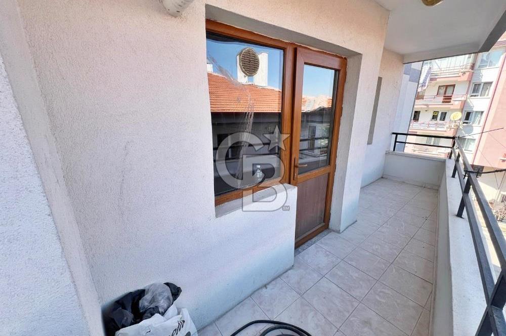 HOCALI CD DİBİ ARA KAT ÖN CEPHE ÇİFT BALKONLU KİRALIK 3+1