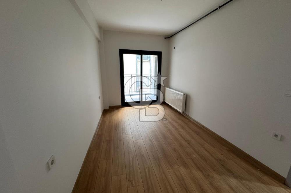 Karşıyaka Belediyesi Karşı Sokağında, Sıfır, 2+1 Satılık Daire 