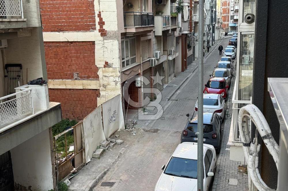 Karşıyaka Belediyesi Karşı Sokağında, Sıfır, 2+1 Satılık Daire 