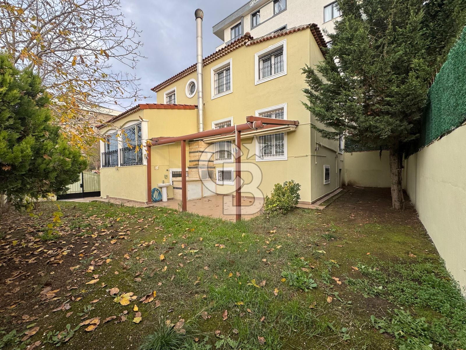 Sancaktepe de Manzaralı Müstakil Villa
