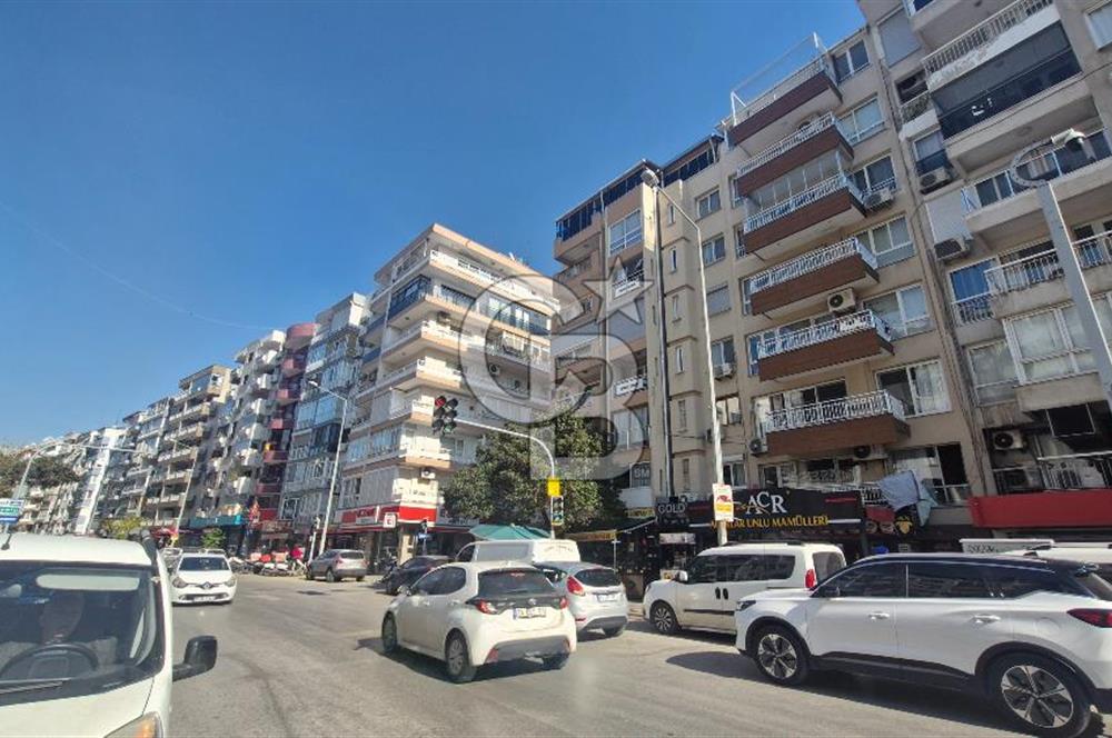 Göztepe'de Mithatpaşa Caddesi üzerinde kiralık daire 