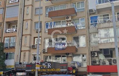 Göztepe'de Mithatpaşa Caddesi üzerinde kiralık daire 