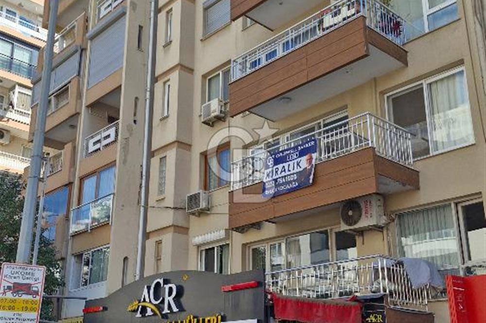 Göztepe'de Mithatpaşa Caddesi üzerinde kiralık daire 