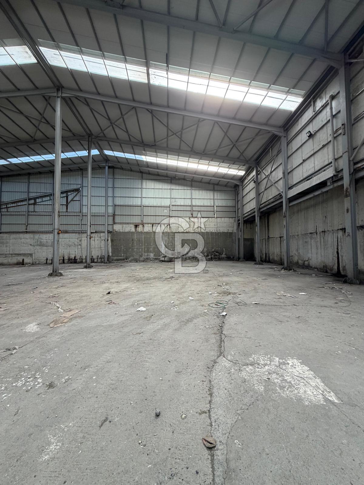 Esenyurt Akcaburgaz 1150m2 kiralik müstakil hangar