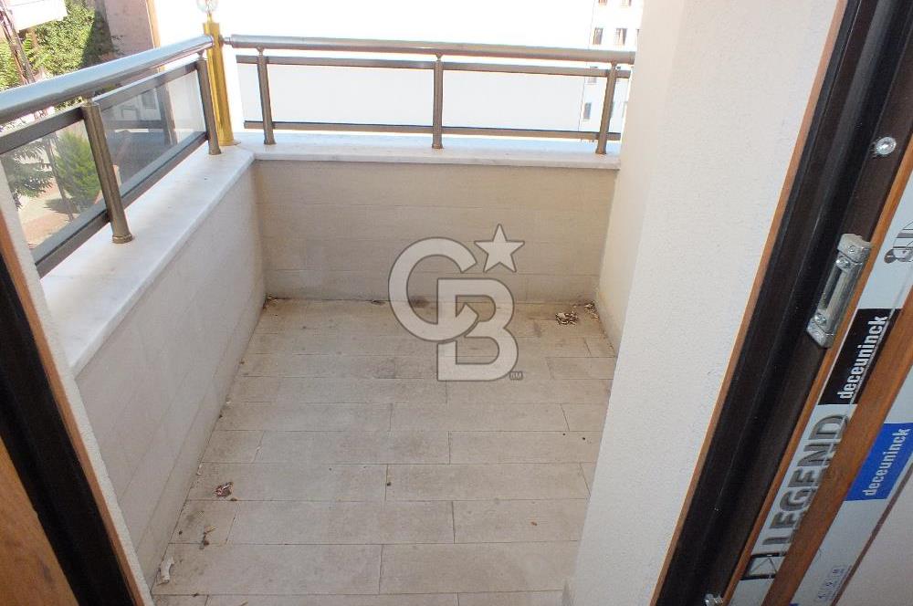 Sancaktepe Yenidoğan Mevlana Mahallesinde Ana Caddeye 50 Metre