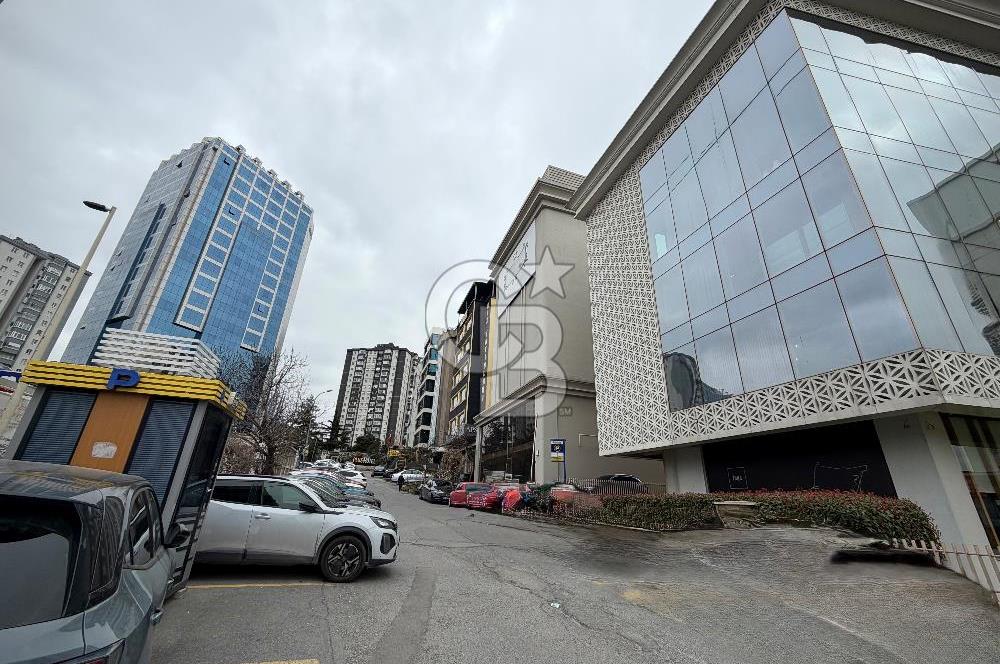 BOSTANCI KAVŞAĞI'NDA E-5 CEPHELİ KİRALIK KOMPLE BİNA