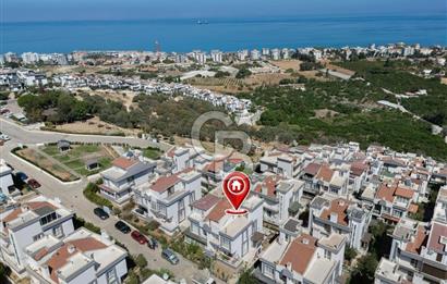 Güzelbahçe/Özzümrüt Sitesi Masrafsız Satılık Villa