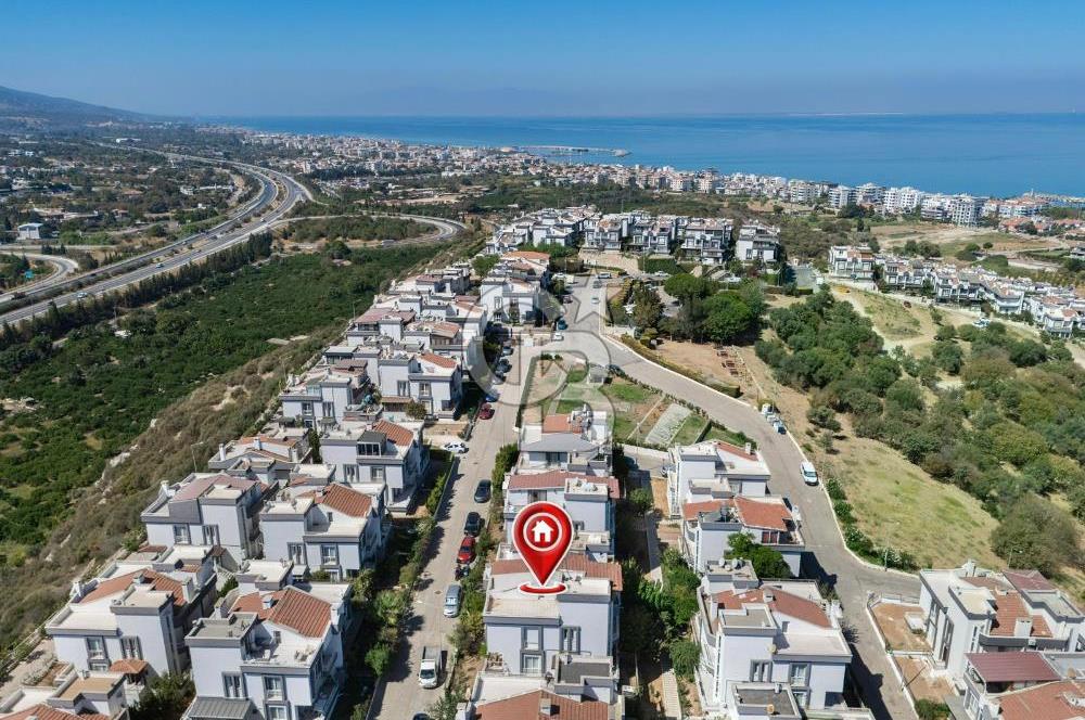 Güzelbahçe/Özzümrüt Sitesi Masrafsız Satılık Villa