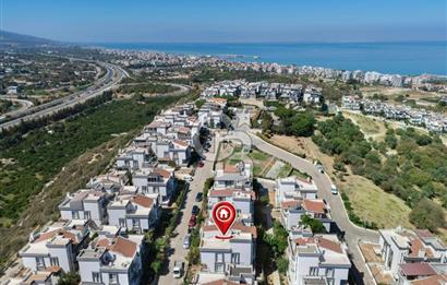 Güzelbahçe/Özzümrüt Sitesi Masrafsız Satılık Villa