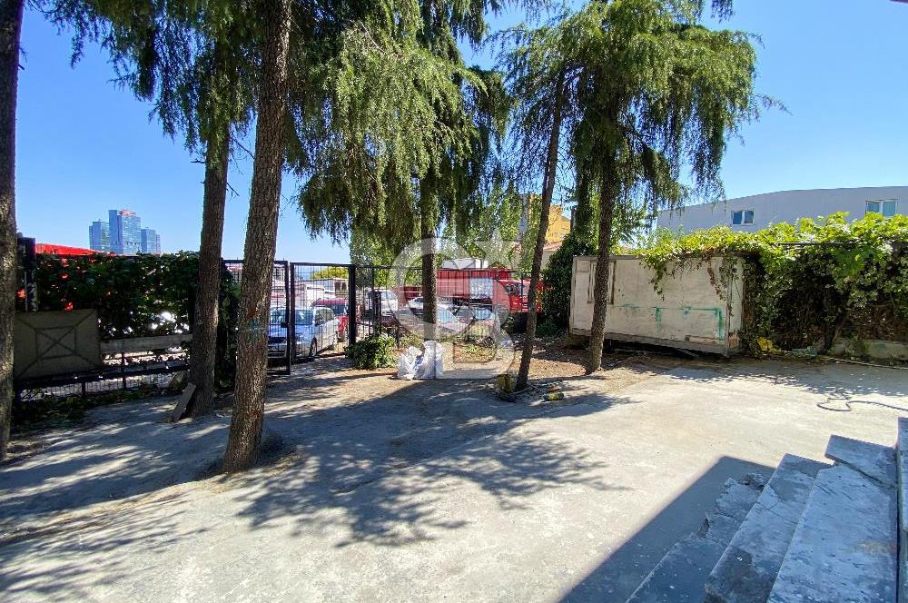 FARKLI İŞ KOLLARINA UYGUN, 3 KATLI, BAHÇELİ , 900 M2 KAPALI ALAN