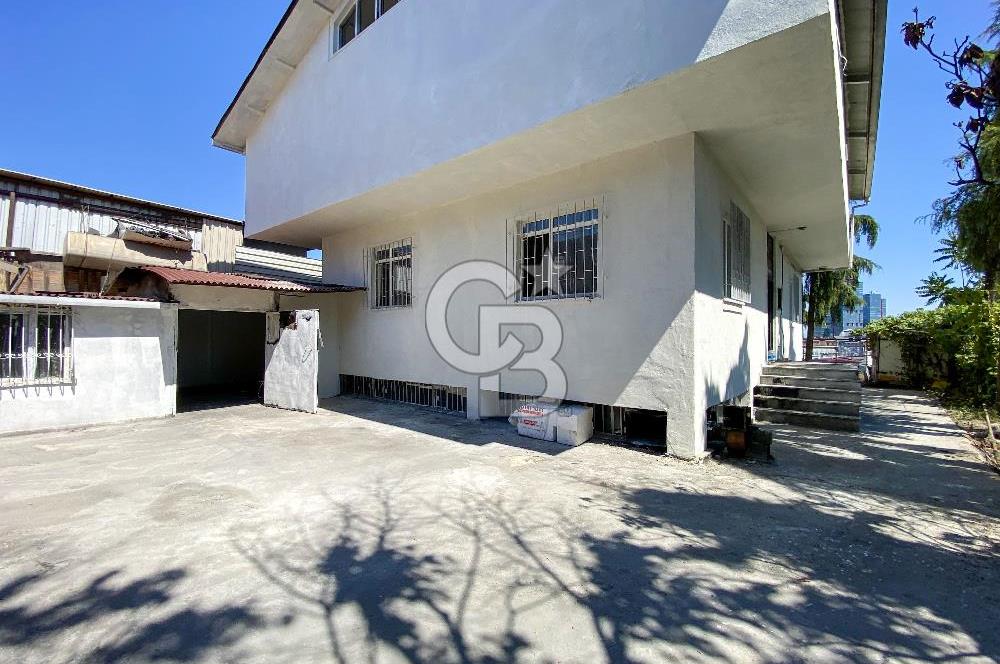 FARKLI İŞ KOLLARINA UYGUN, 3 KATLI, BAHÇELİ , 900 M2 KAPALI ALAN