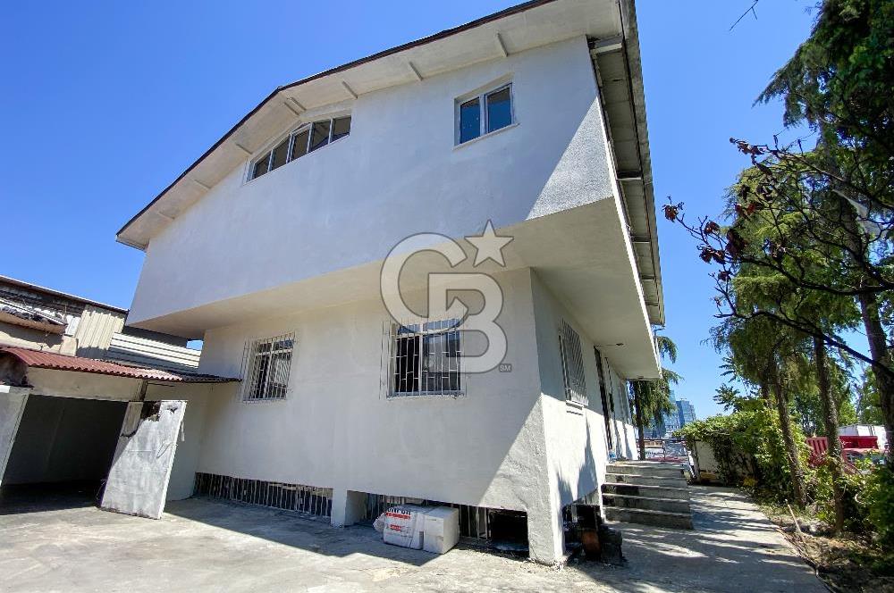 FARKLI İŞ KOLLARINA UYGUN, 3 KATLI, BAHÇELİ , 900 M2 KAPALI ALAN