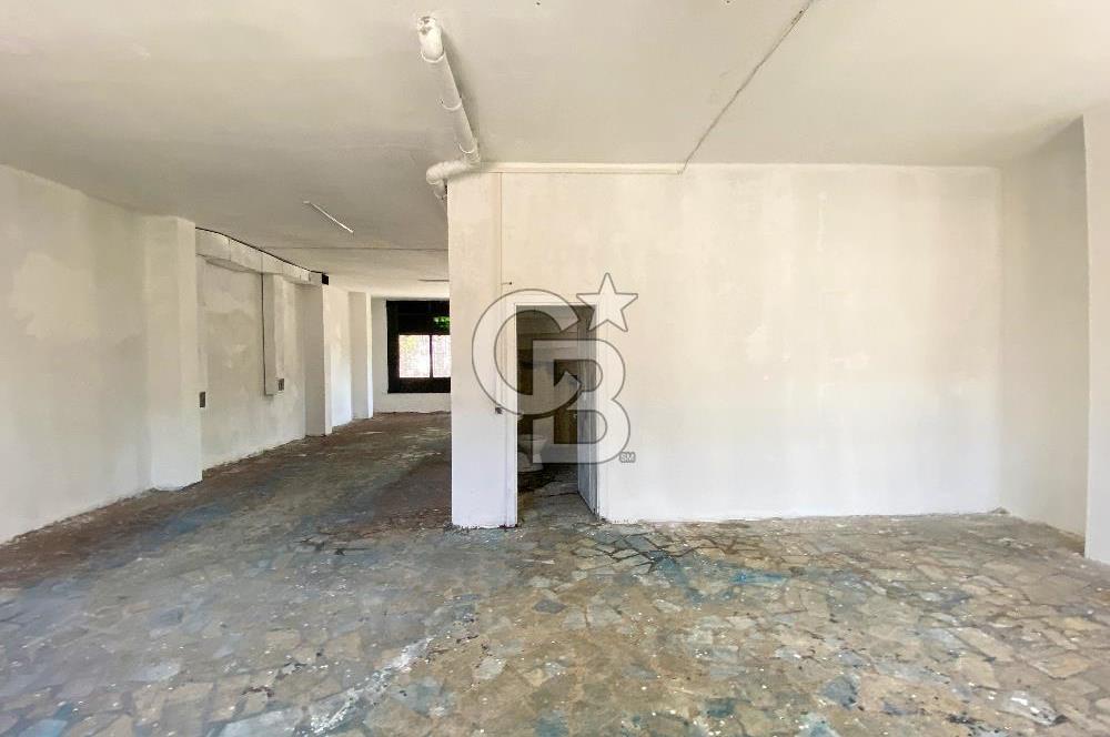 FARKLI İŞ KOLLARINA UYGUN, 3 KATLI, BAHÇELİ , 900 M2 KAPALI ALAN