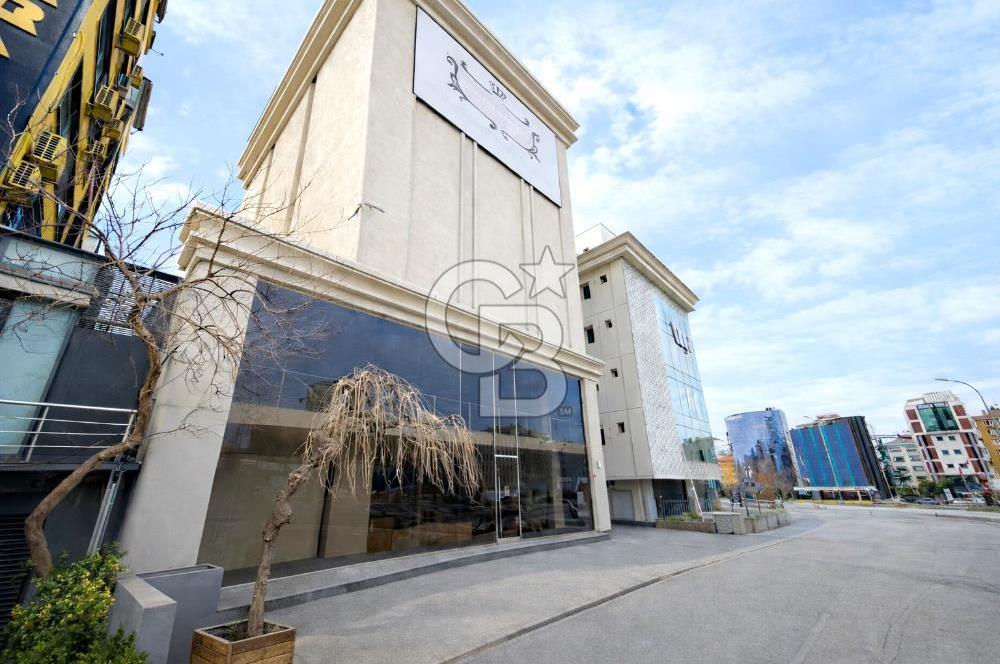 BOSTANCI KAVŞAĞI'NDA E-5 CEPHELİ KİRALIK KOMPLE BİNA