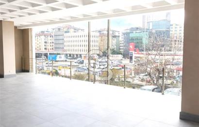 BOSTANCI KAVŞAĞI'NDA E-5 CEPHELİ KİRALIK KOMPLE BİNA