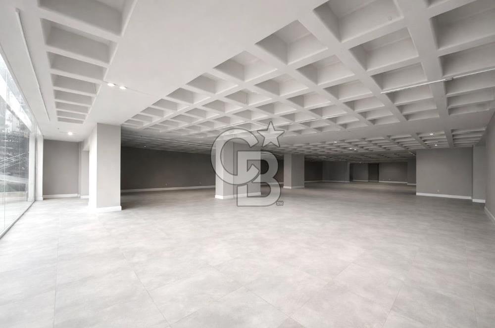 BOSTANCI KAVŞAĞI'NDA E-5 CEPHELİ KİRALIK KOMPLE BİNA